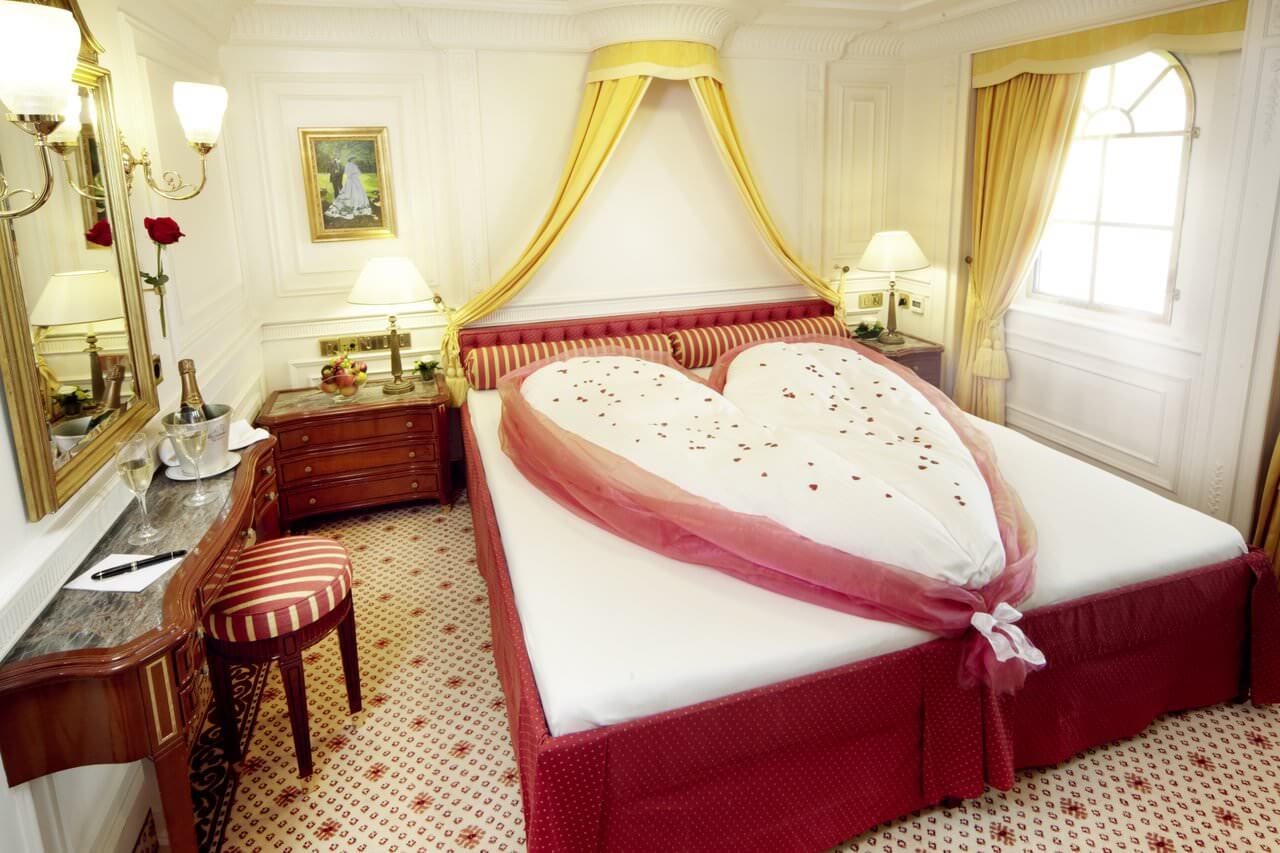 SeaCloud_Kreuzfahrten_Hochzeitsbett