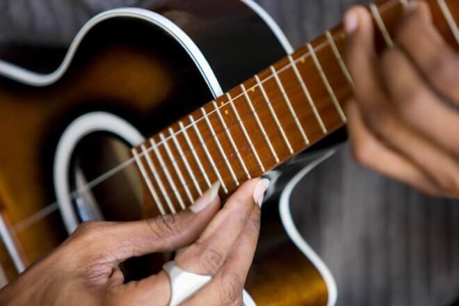SeaCloud_Kreuzfahrten_Kapverden_Detail_Gitarre
