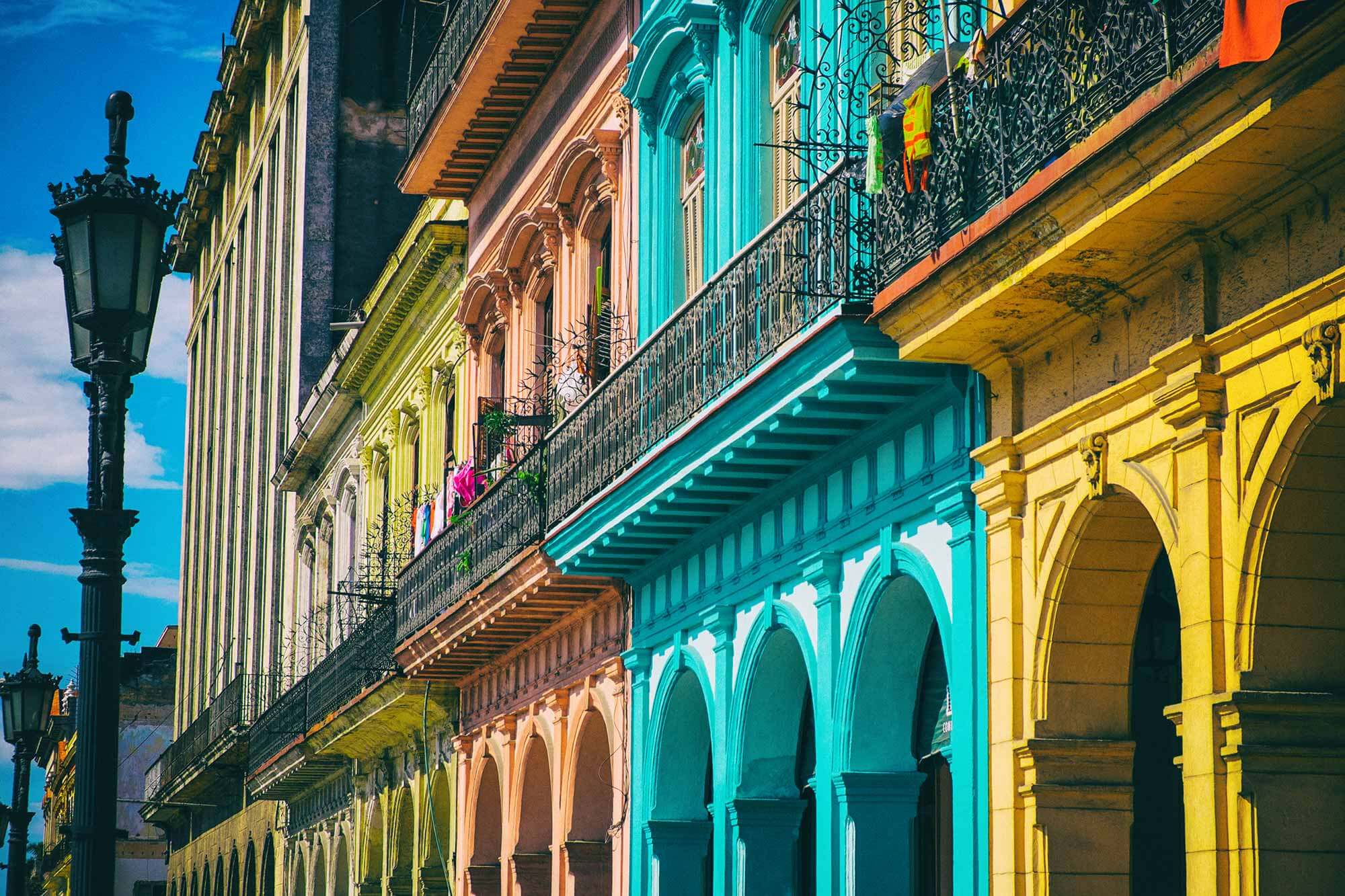 SeaCloud_Kreuzfahrten_Kuba_Havanna_Bunte-Haeuser