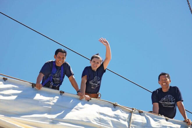 SeaCloud_Kreuzfahrten_Segelsetzen_Crew