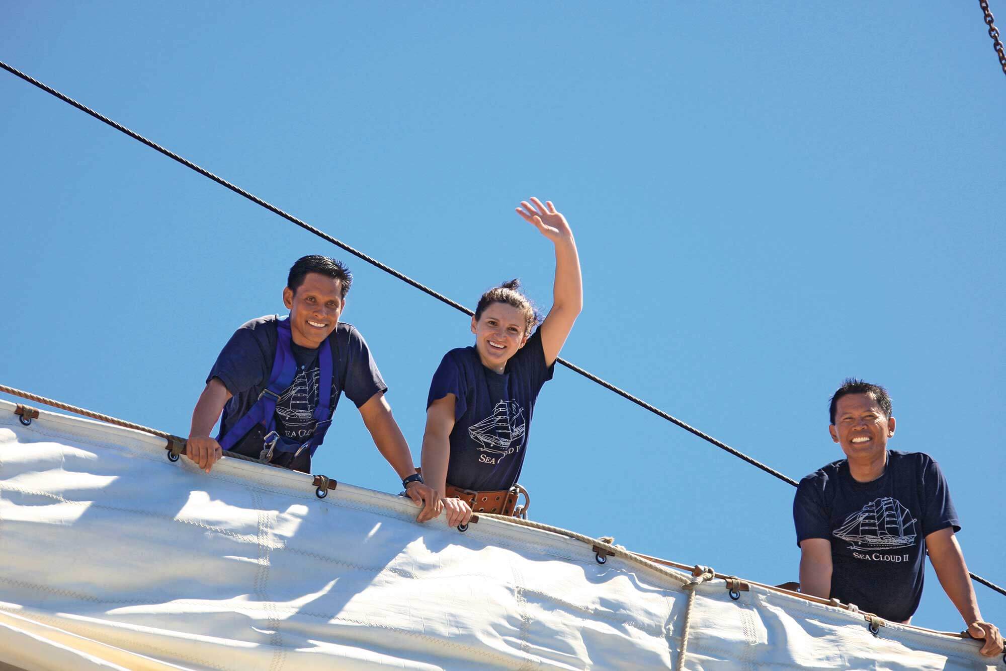 SeaCloud_Kreuzfahrten_Segelsetzen_Crew