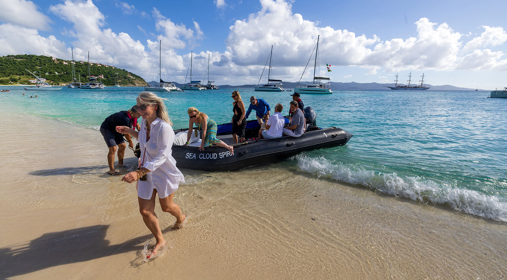 BVI_Jost van Dyke_White Bay_Zodiac_Michael Poliza_SCS221201_0150