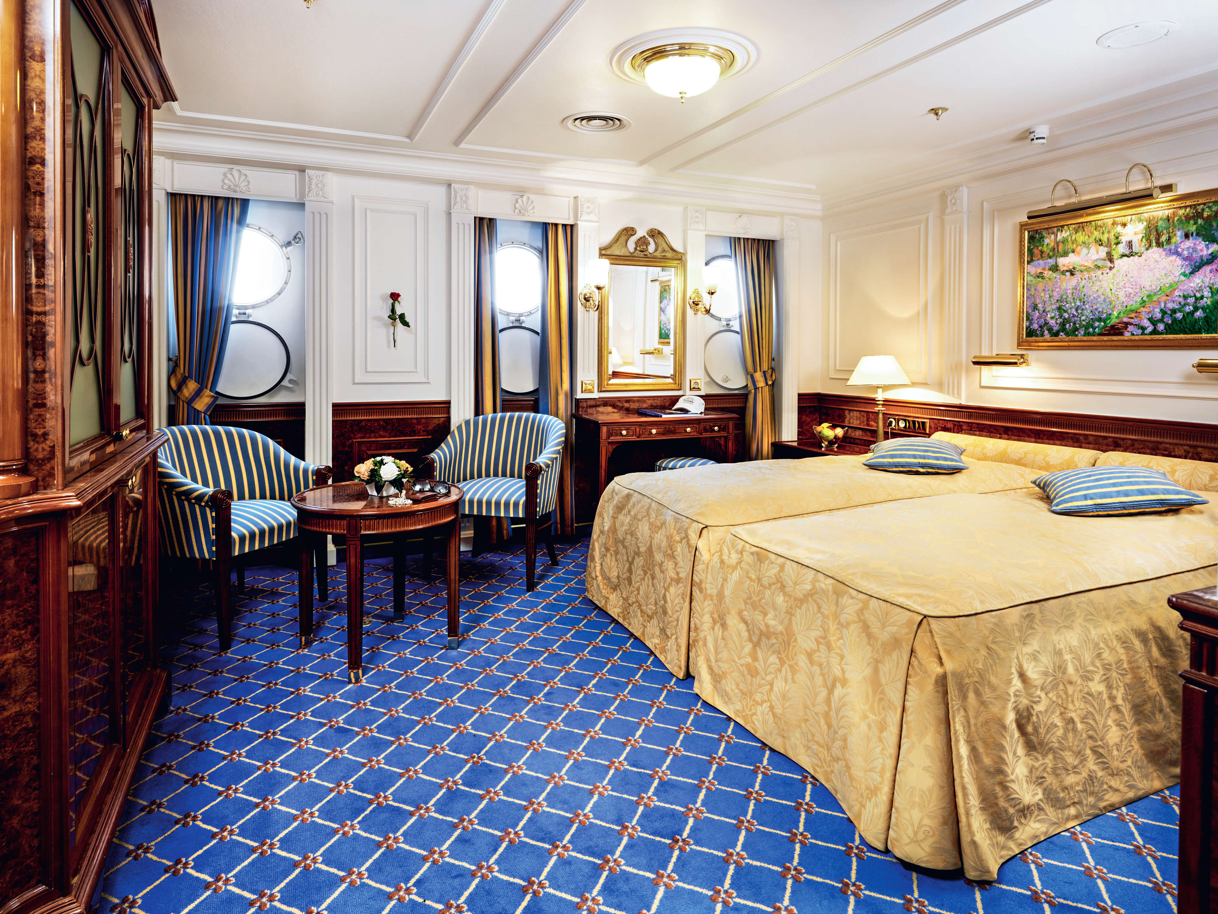 SeaCloudII_DeLuxeDouble-bedCabin_CatD_001-min