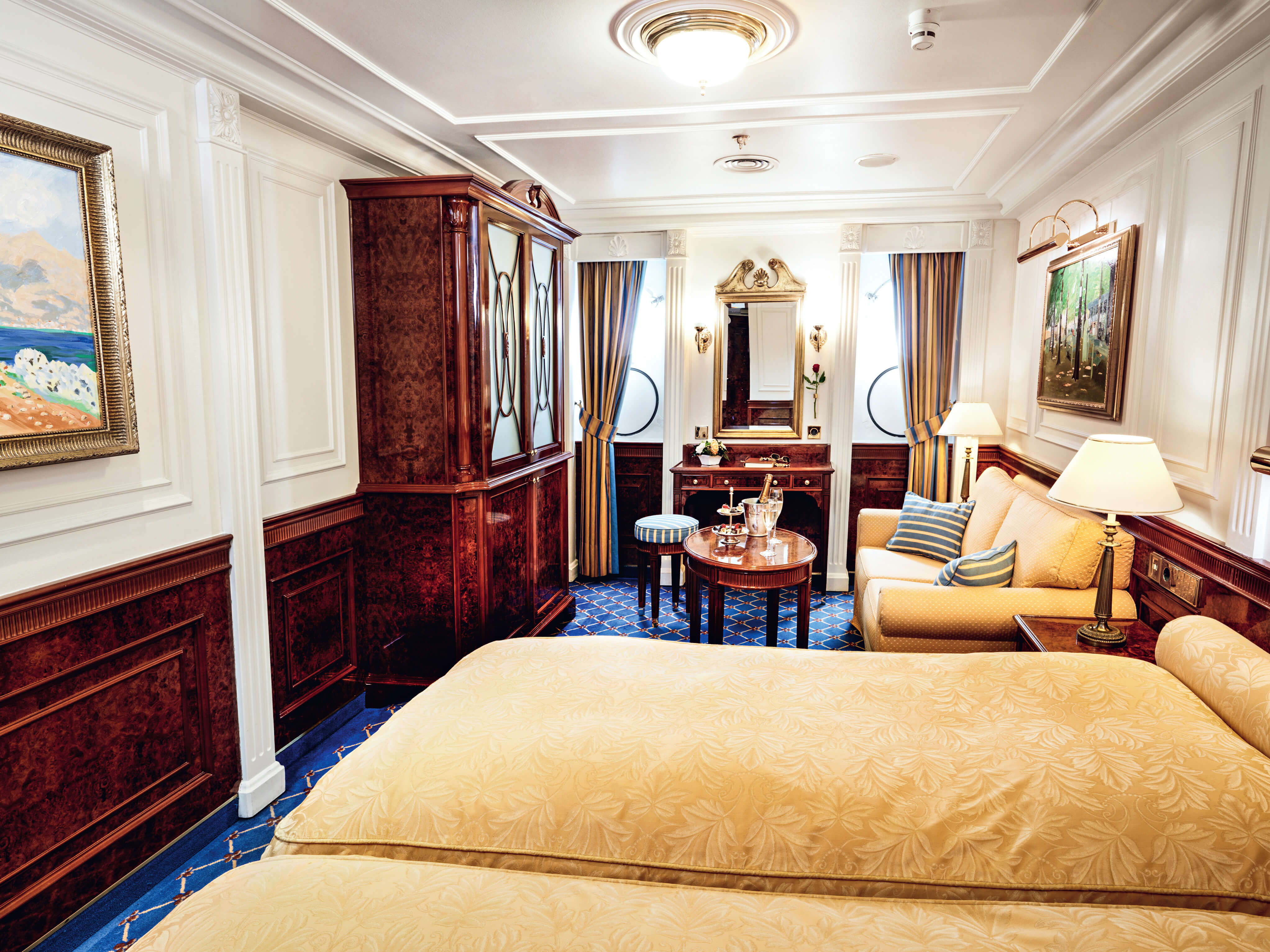 SeaCloudII_DeLuxeDouble-bedCabin_CatE_001-min