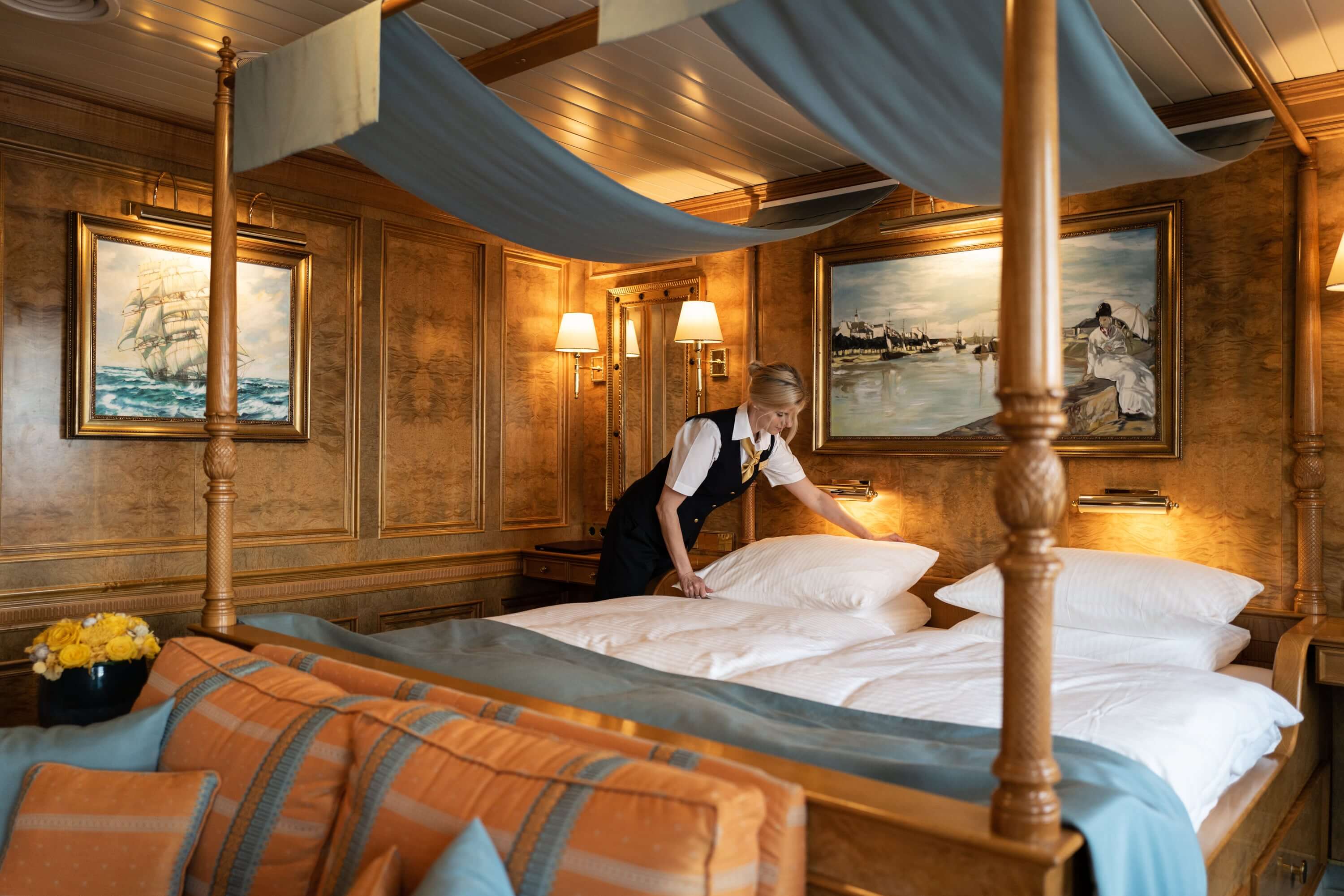 SeaCloudII_LuxuryOwnerSuite_No401_CatA_003-min