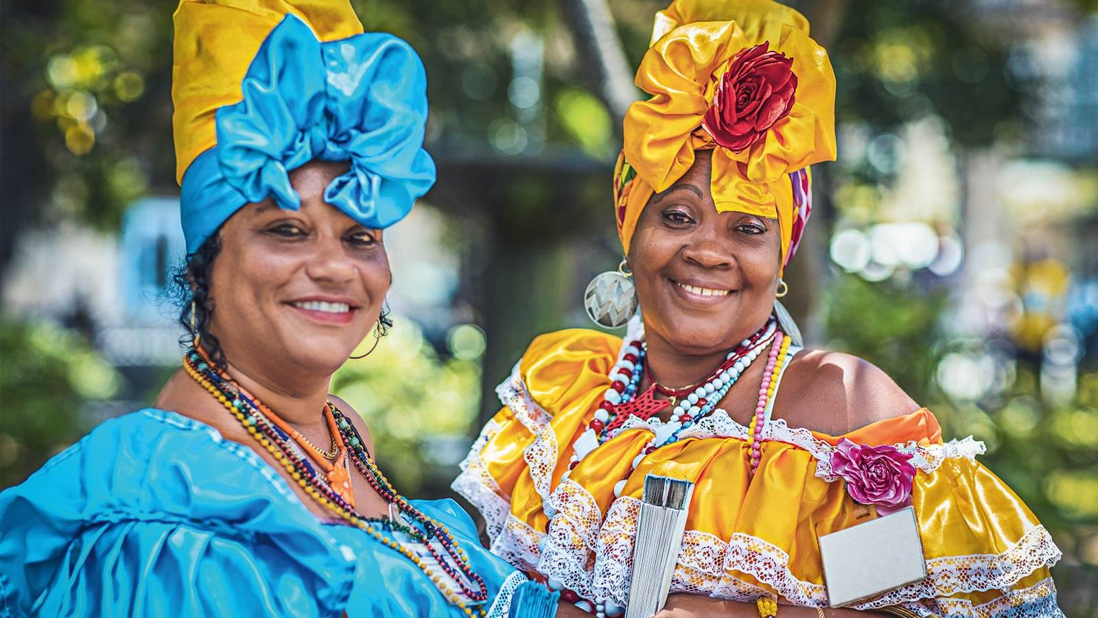 SeaCloud_Kreuzfahrten_iStock-811935894_Karibik_Frauen