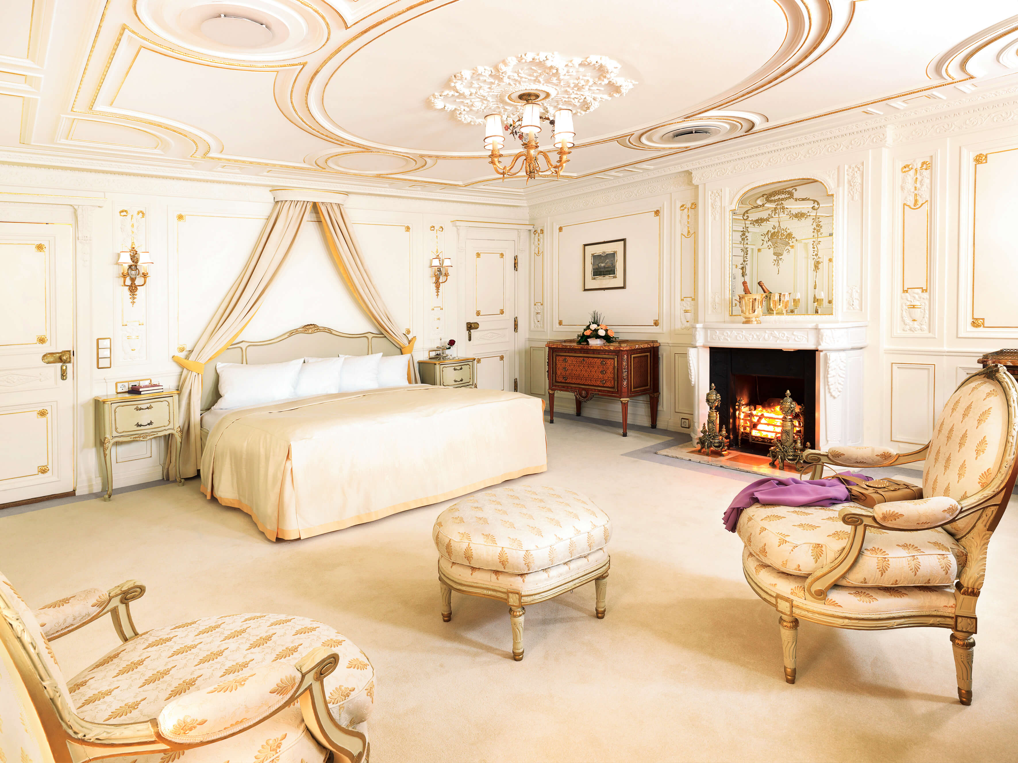 SeaCloud_LuxuryOwnersCabin_No1_CatA_001-min