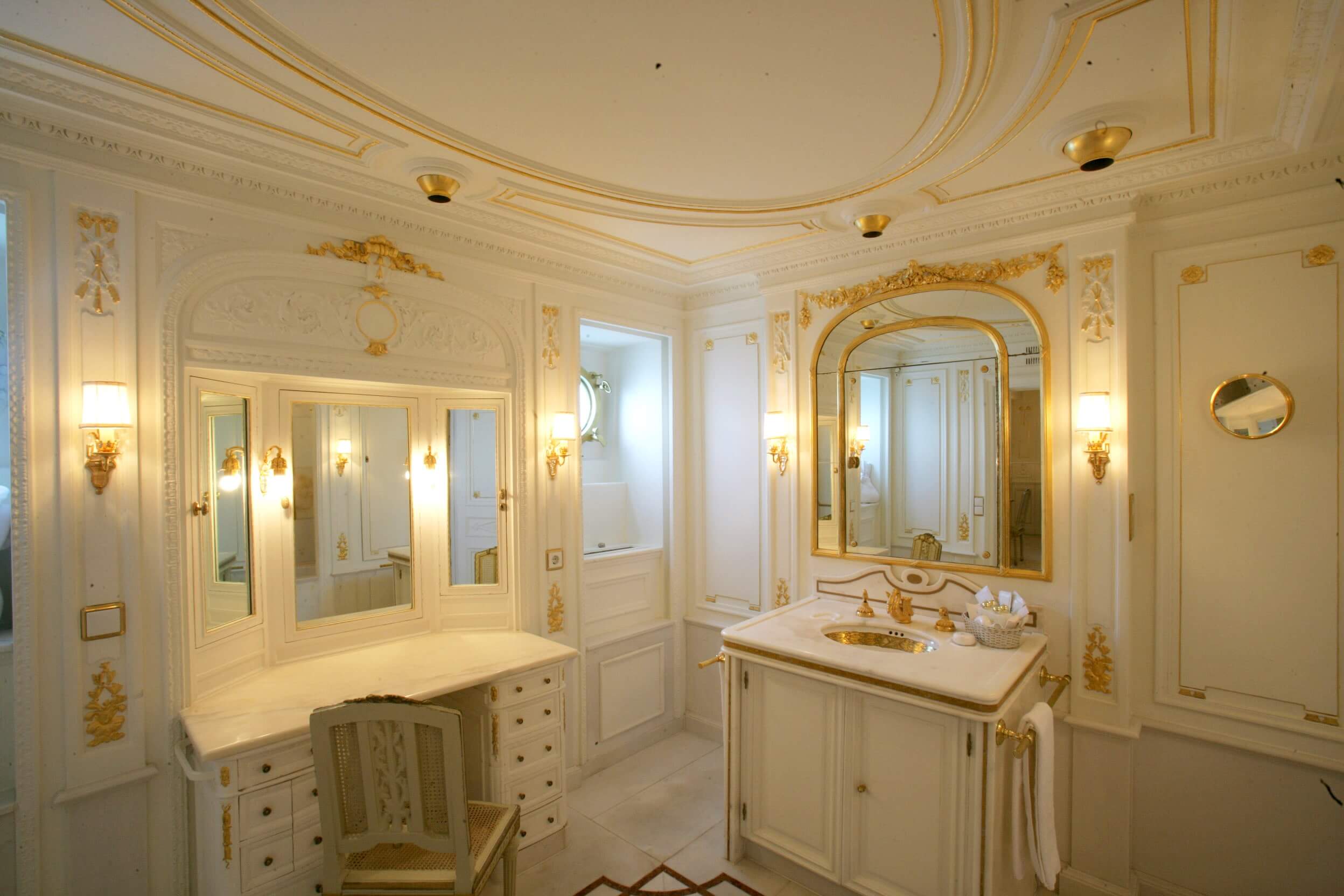 SeaCloud_LuxuryOwnersCabin_No1_CatA_004-min